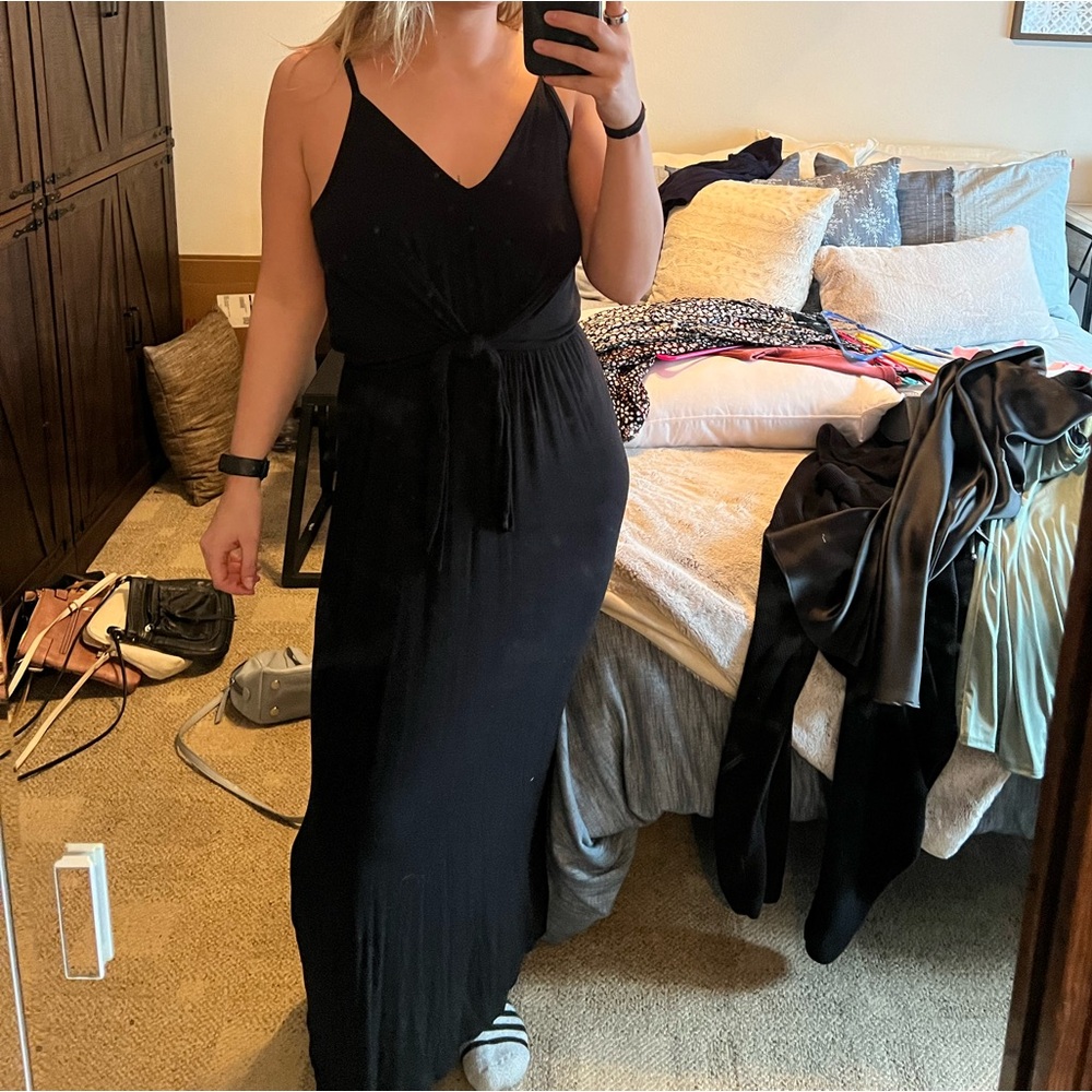Francesca's Collections Black Sleeveless Spaghetti Strap Maxi Dress